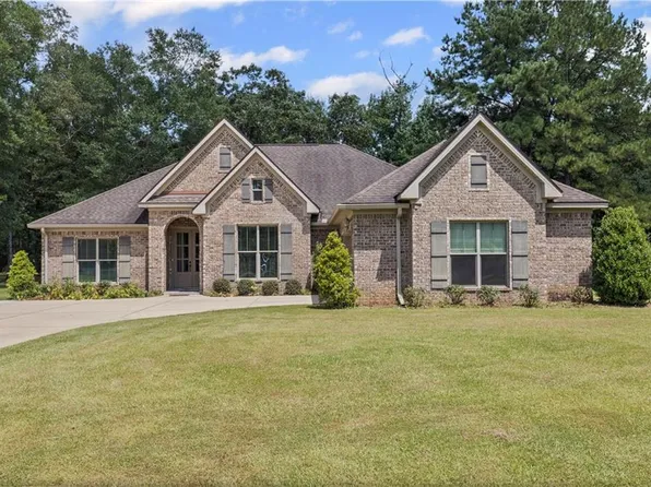 5454 3rd Street, Satsuma, AL 36572