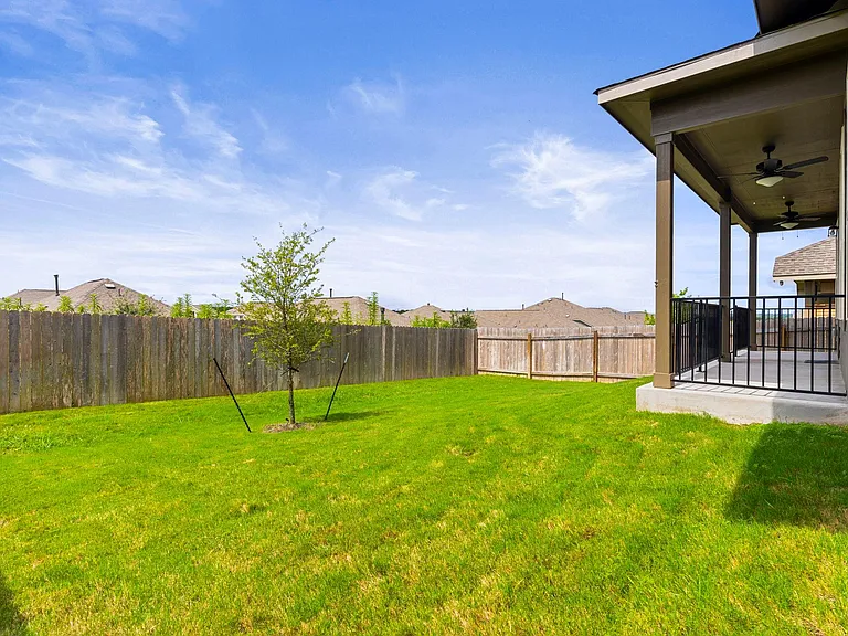 607 Allende Bnd — Photo 38
