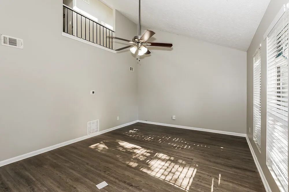 3 bed, 2.5 bath, 2218 sqft, $1,935 — Photo 4