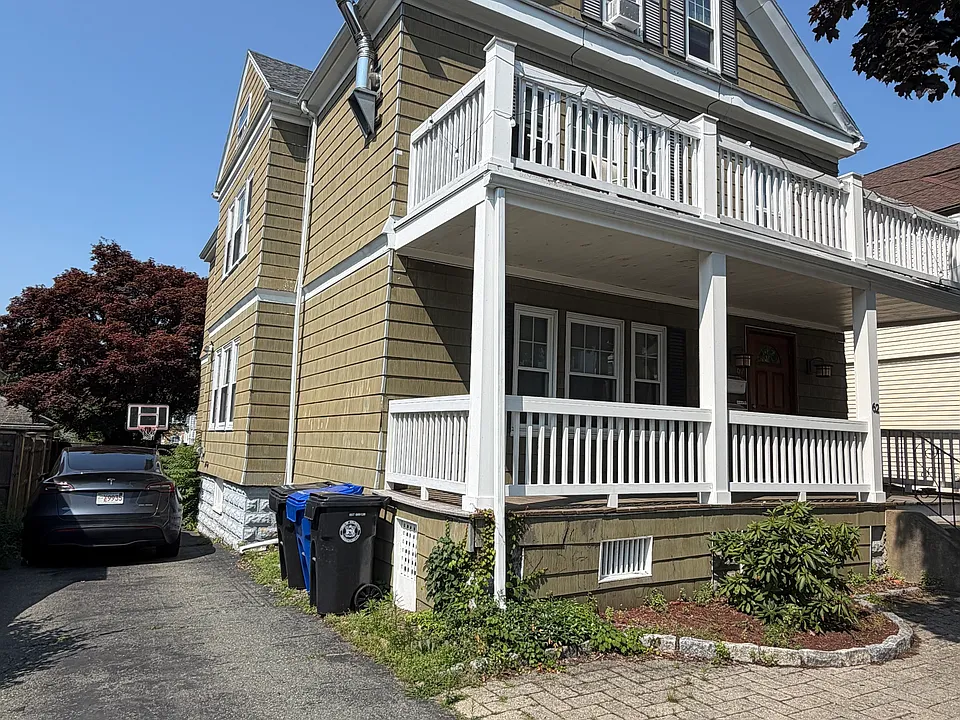 62 Freeman St #2