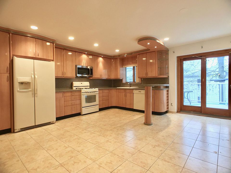 1st image of 2615 E 63rd St #2