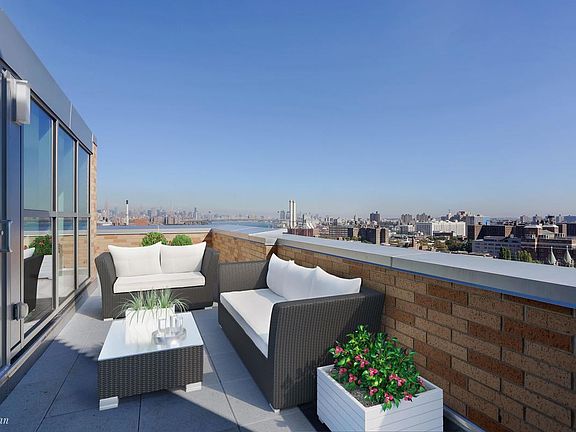 5th image of 180 Myrtle Ave APT 15B