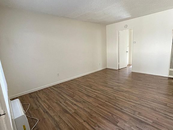 5th image of 1730 N Fair Oaks Ave #7