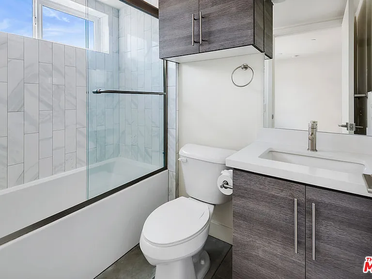 3667 Mentone Ave #8 — Photo 18