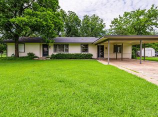 522 E Kempner St, Mabank, TX 75147