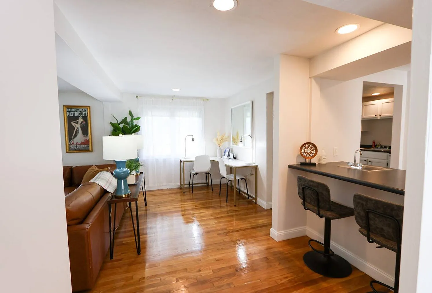 3 bed, 3.0 bath, 2023 sqft, $8,637 — Photo 3