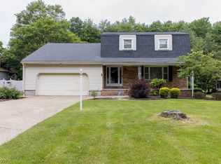 2005 Burning Tree Ln, Youngstown, OH 44505