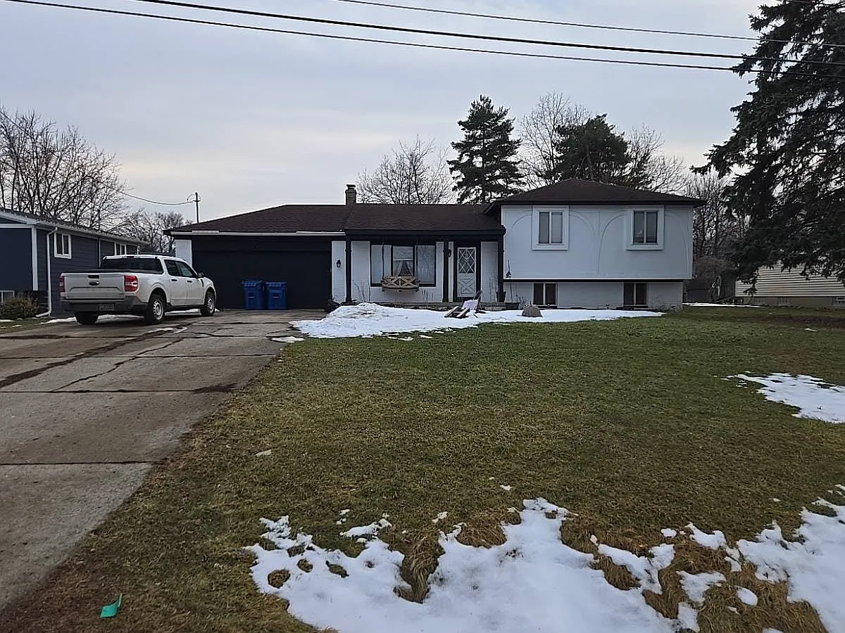 2485 Crane Rd photo 1