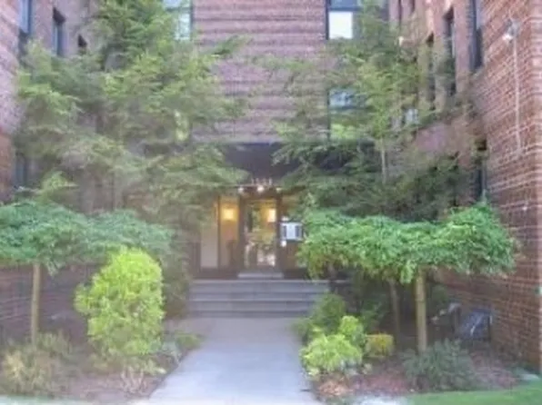 2229 Knapp Street image 1 of 1