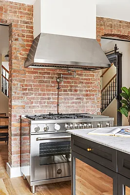 Sold by Compass | media 7