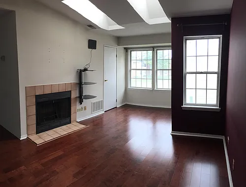 1321 E Wyndham Cir Photo 1