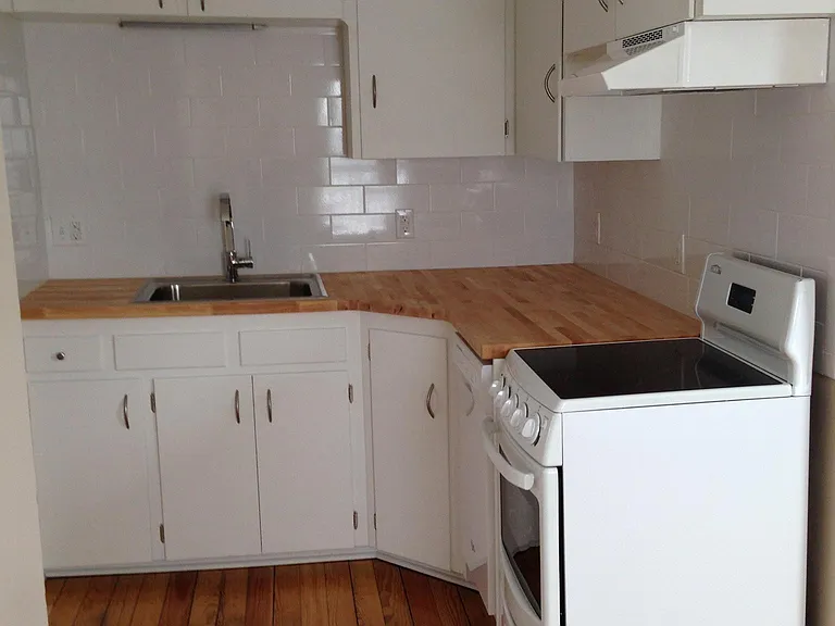 810 Broad St #3 — Photo 5