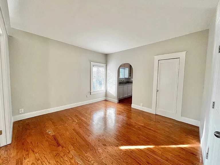 2401 P Street — Photo 9