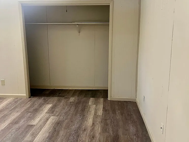 1011 Walnut St — Photo 9