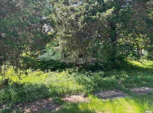 301 N 5th St, Elkville, IL 62932