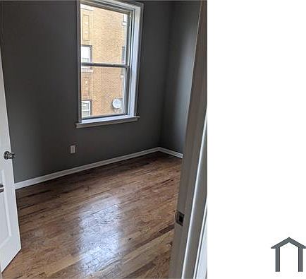 2nd image of 11347 S King Dr #2