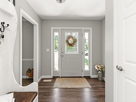 4th image of 205 Brookshire Way