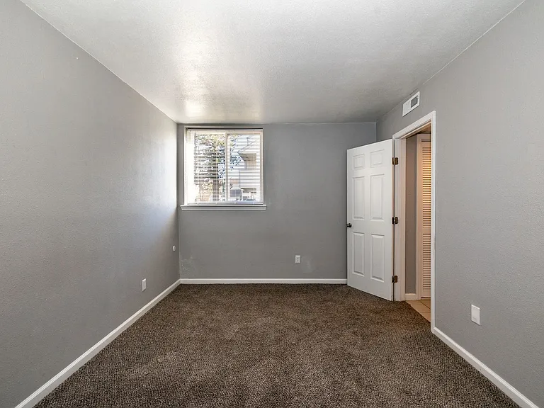 Cimarron Apartments — Photo 132