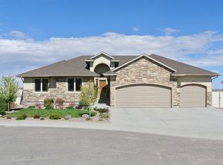 22 Long Dr, Rock Springs, WY 82901