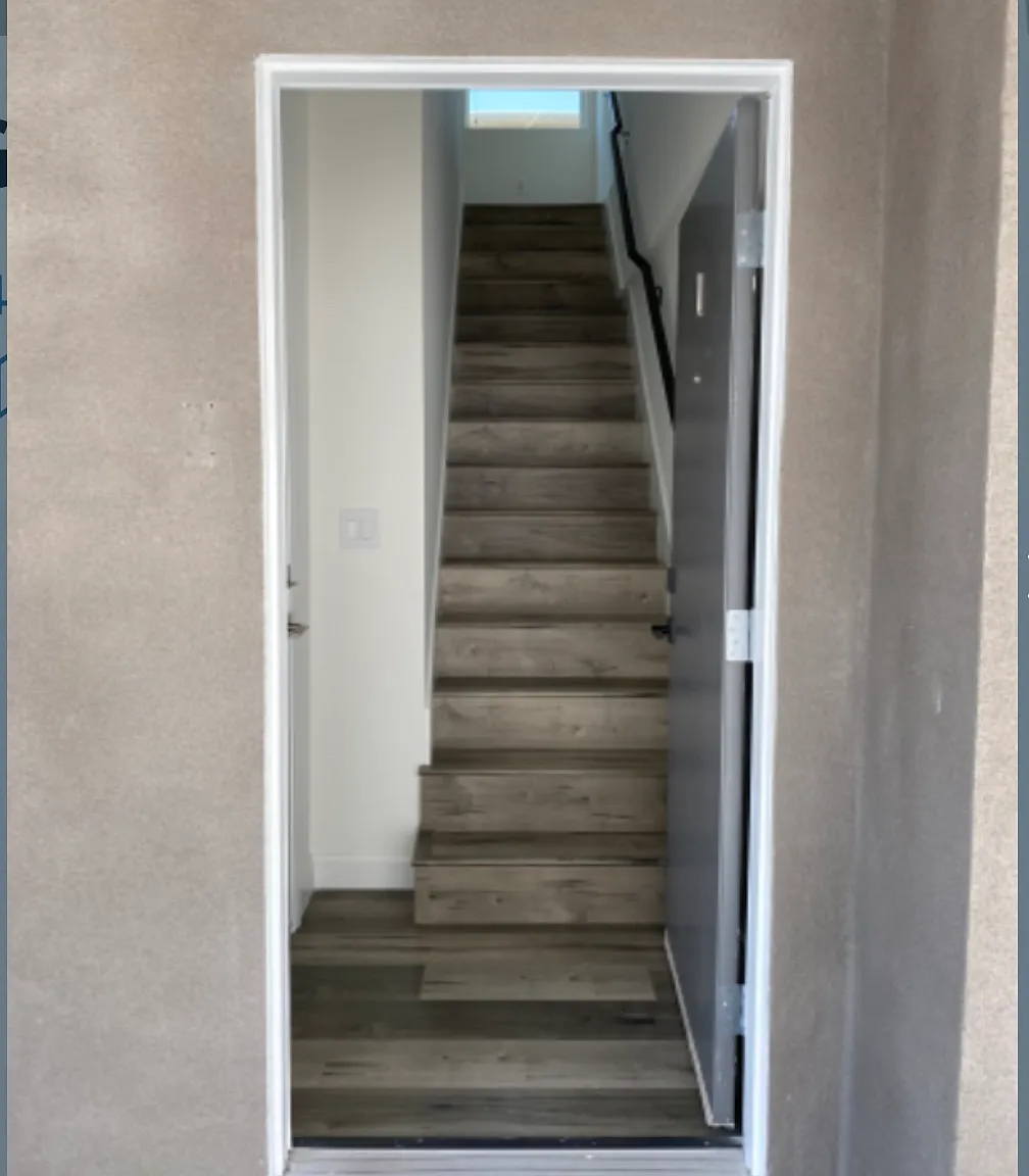 Gilmore St, Van Nuys — Photo 3
