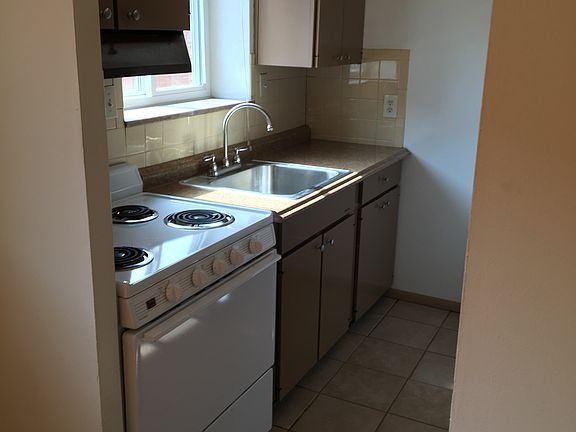 2nd image of 3516 Russell Blvd APT 3