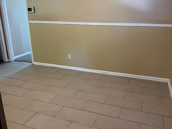 2nd image of 227 Kingswood Rd