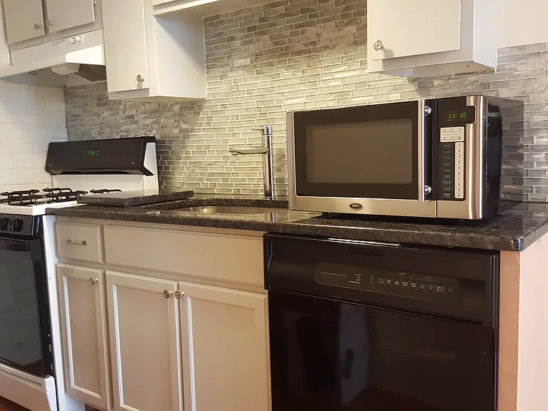 60 Cottage St #60 — Photo 2