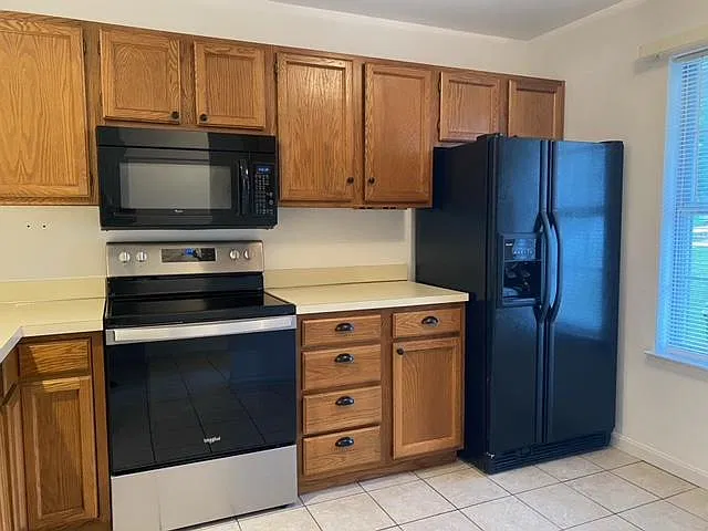 3 bed, 2.5 bath, 1528 sqft, $1,895 — Photo 4