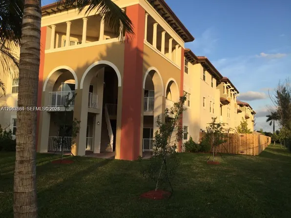 8960 NW 97th Ave APT 205, Doral, FL 33178