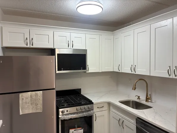 4 Consulate Dr, Tuckahoe, NY