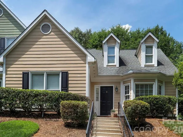 5935 Fitzwilliams Ln, Charlotte, NC 28270