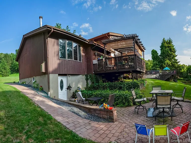 15 Cindy Ln — Photo 31