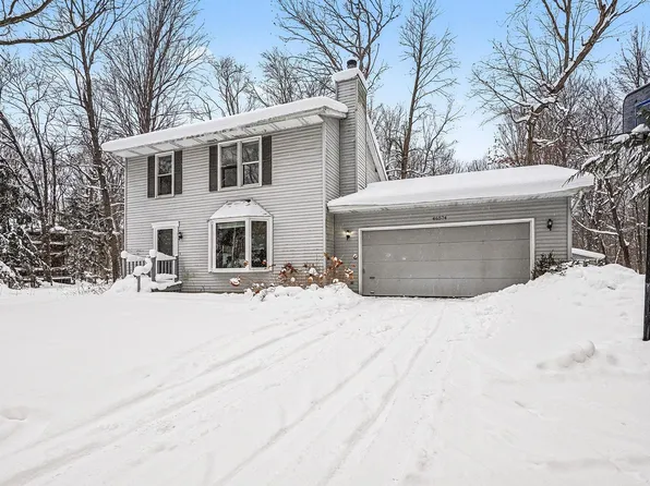 46574 33rd St, Paw Paw, MI 49079