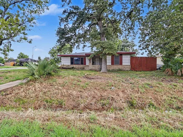 901 Westmont Dr, Houston, TX 77015