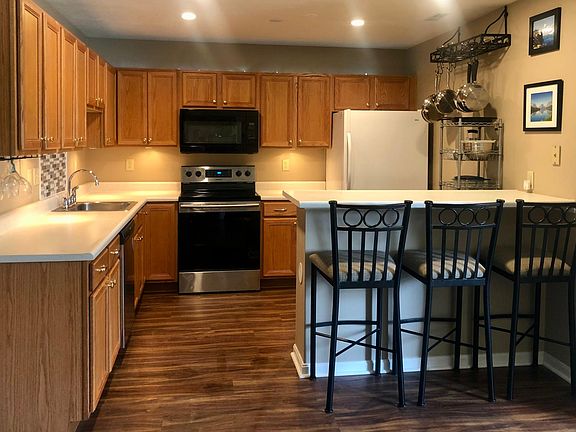 5th image of 19 Indian Cove Cir