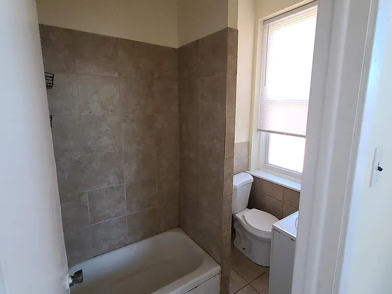 2580 Frankford Ave #6 — Photo 6