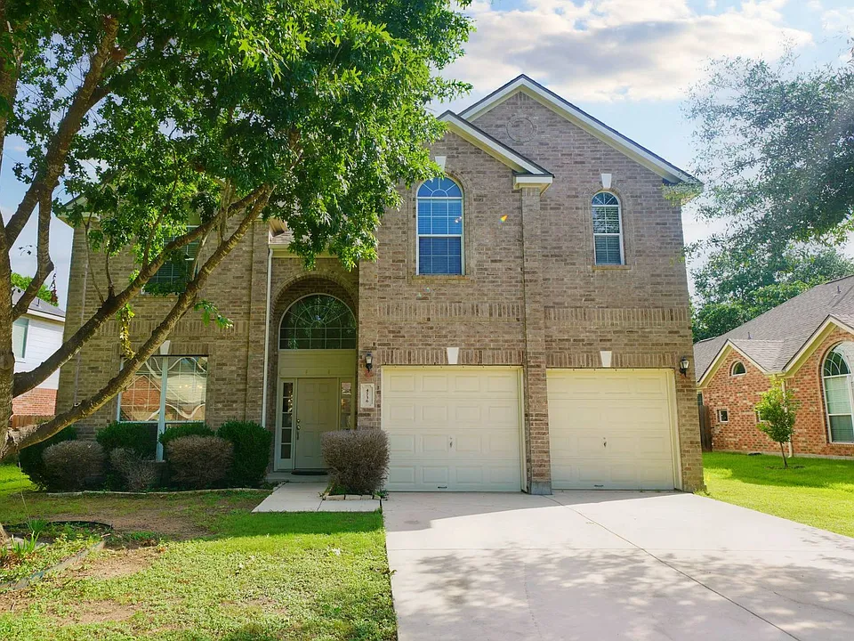 4736 Green Bluff Dr