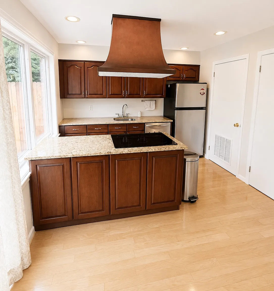 2 bed, 1.5 bath, 1131 sqft, $2,100 — Photo 2