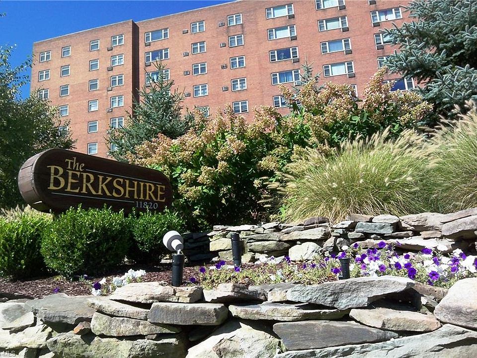 1st image of 11820 Edgewater Dr APT 614
