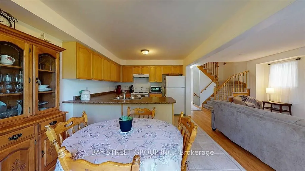 4 bed, $3,200 — Photo 3