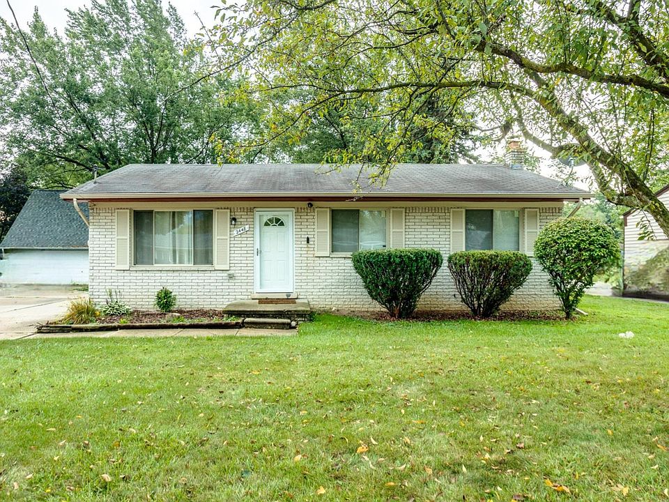 1st image of 2448 Oakcrest Rd
