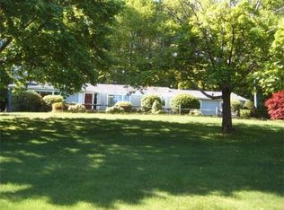 27 Country Corners Rd, Amherst, MA 01002