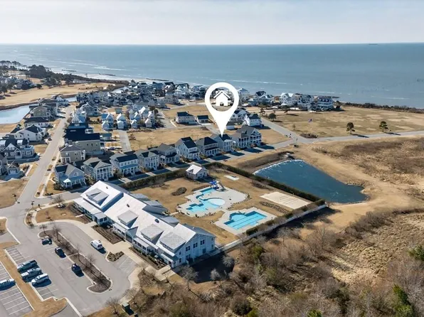 515 Bayside Ave, Cape Charles, VA 23310