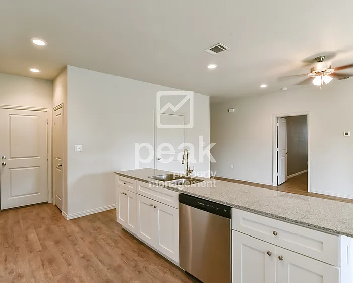 1555 Milam St — Photo 16