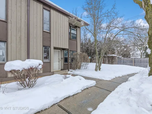 620 Hough St #B, Barrington, IL 60010