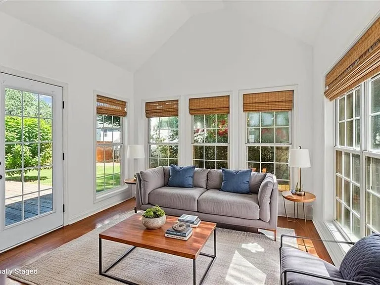3105 Ballet Ct SE — Photo 8