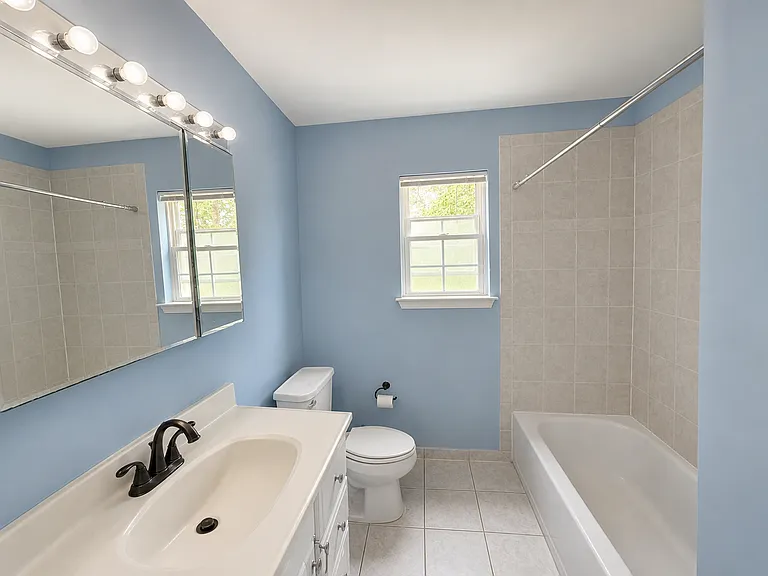 19 Beam Ave — Photo 4