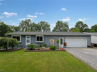 18065 Hillcrest Dr, Lake Milton, OH 44429