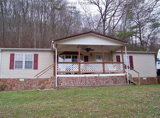 1664 Grapevine Rd, Sissonville, WV 25320