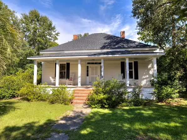 25 Church St, Summerton, SC 29148